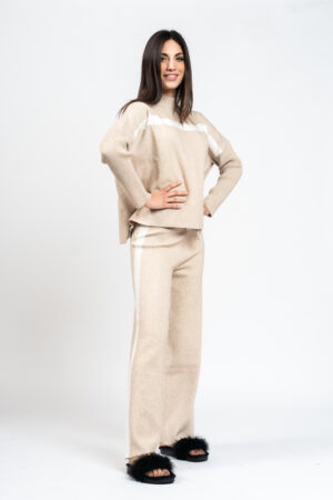 Wide knit trousers