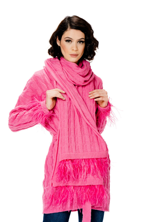Knitted Scarf With Feathers