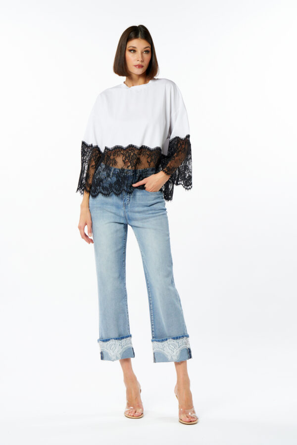 Oversized t-shirt with lace