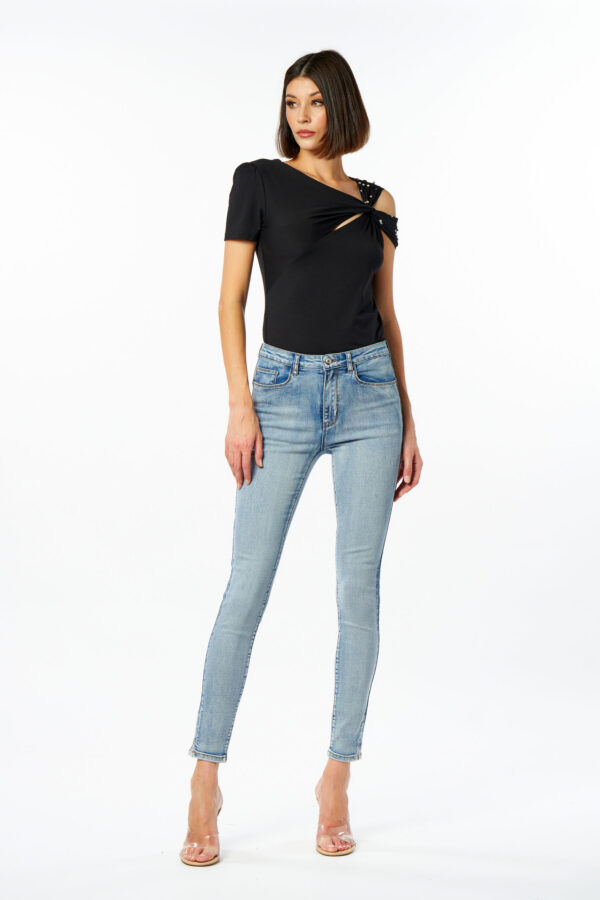 T-shirt diamanti su spalla