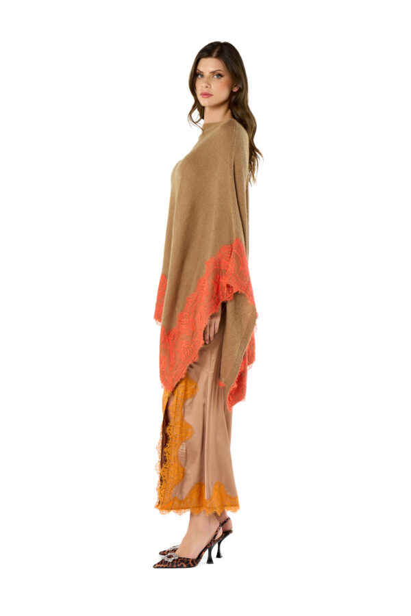 Poncho con pizzo - immagine 3