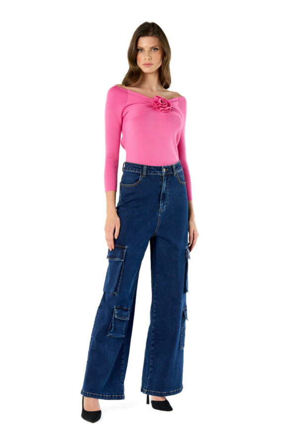 Maglia con rosa 3d e drappeggi - immagine 3