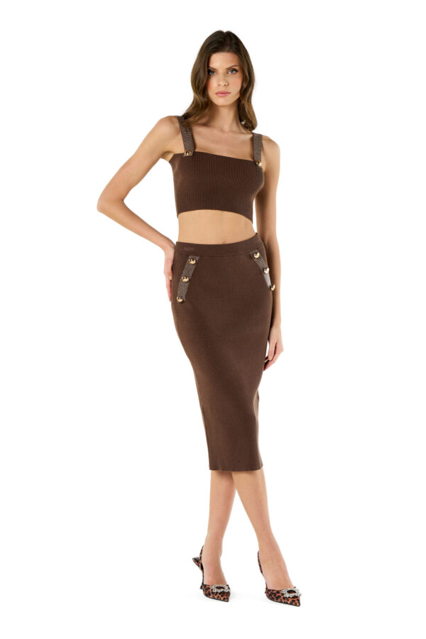Top maglia e bottoni