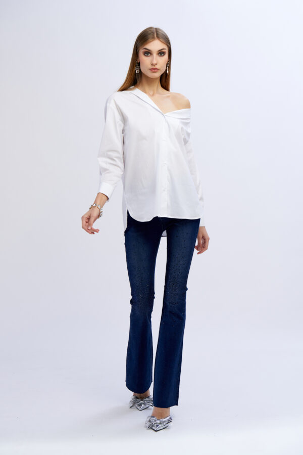Camicia spalla fuori