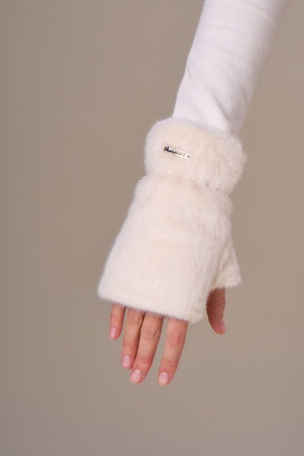Faux fur fingerless gloves - Image 5