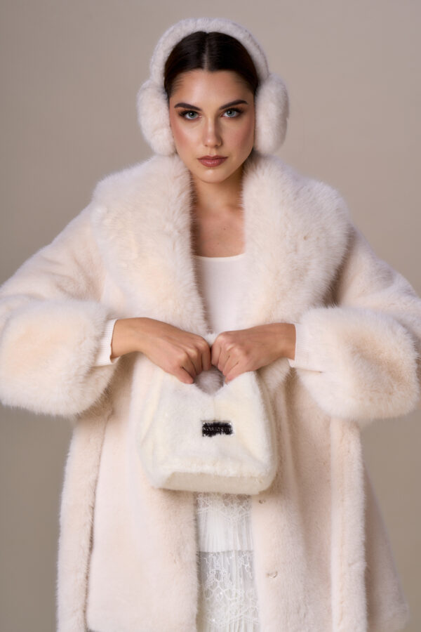 Chic faux fur bag - immagine 5
