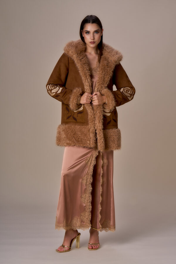 Cappotto simil shearling ricamato
