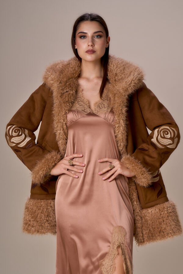 Cappotto simil shearling ricamato - immagine 5