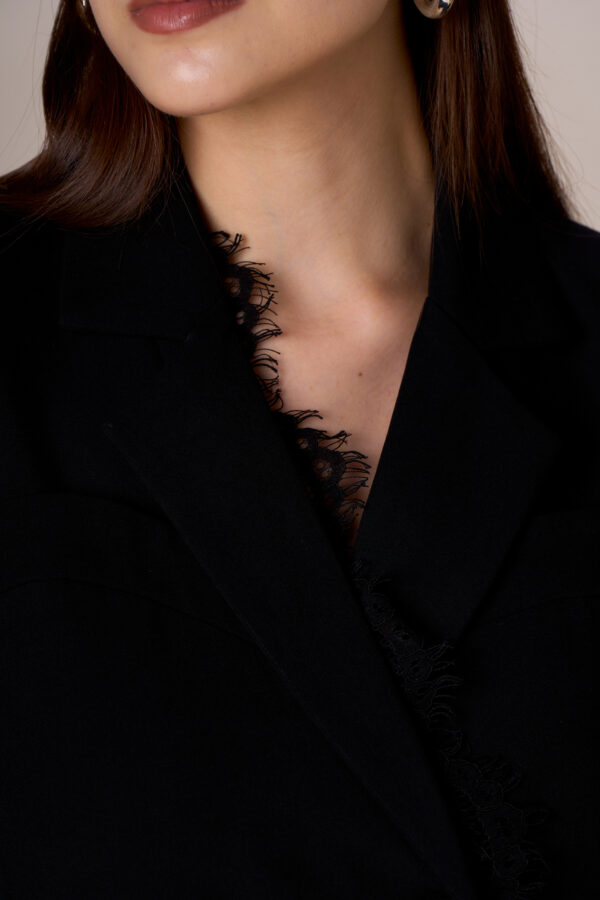 Abito giacca con pizzo - immagine 6