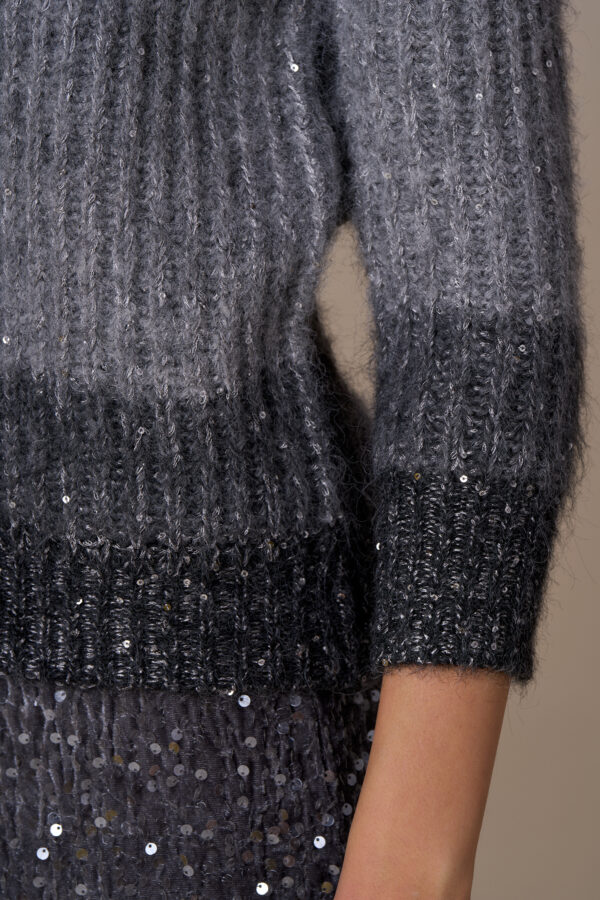 Maglia scollo V luxury paillettes - immagine 5