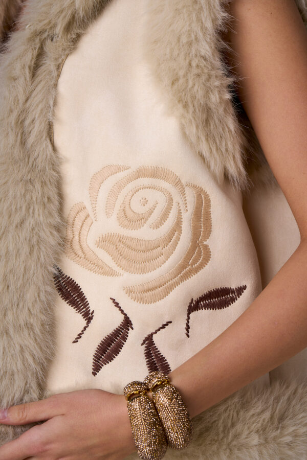 Gilet simil shearling ricamato - immagine 8