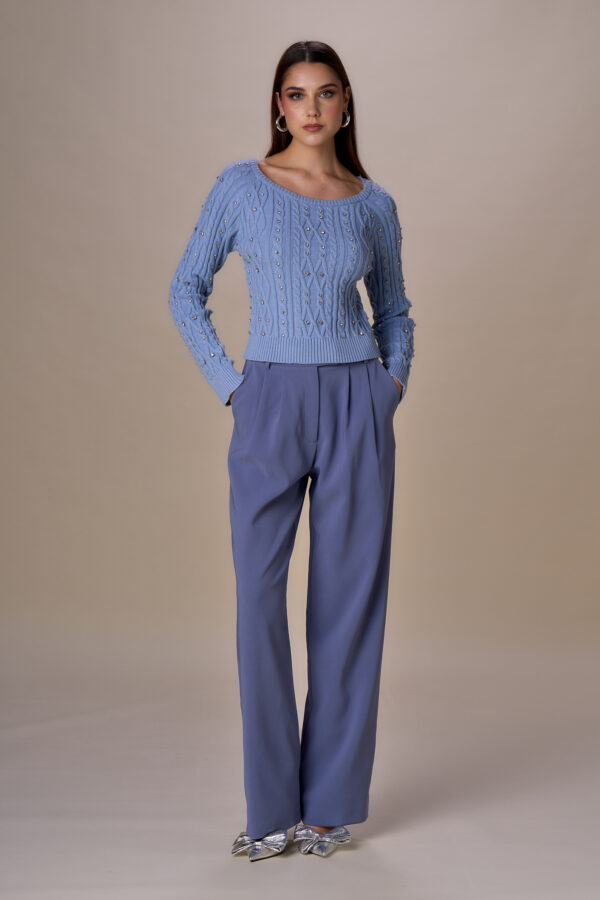 Wide trousers with pleats