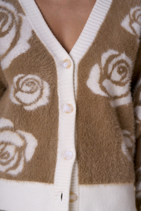 Cardigan simil pelliccia e rose - immagine 3