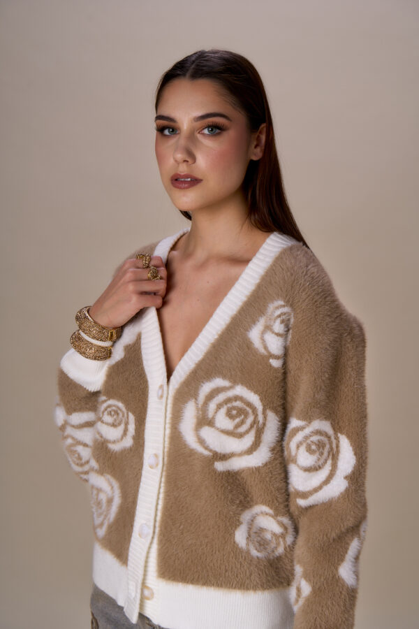 Cardigan simil pelliccia e rose - immagine 4