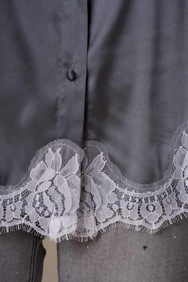Lace bottom satin shirt - Image 4