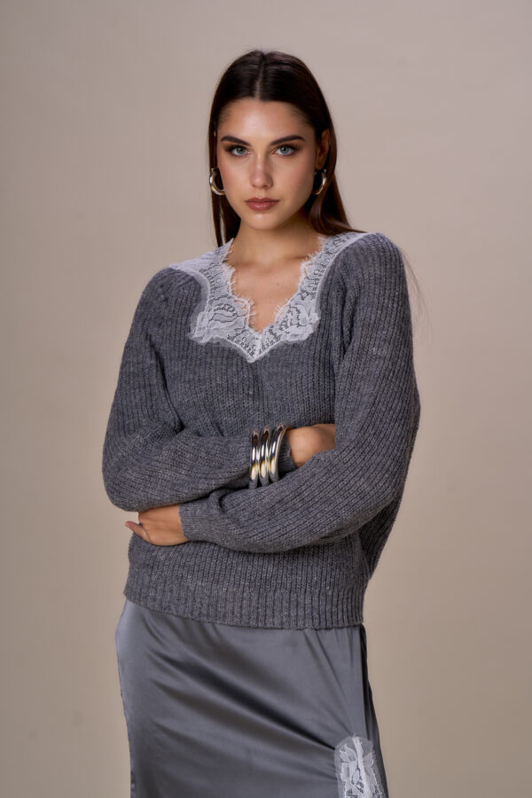 Maglia V con pizzo - immagine 4