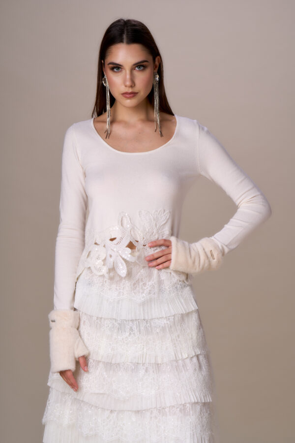 Maglia scollo madonna con pizzo - immagine 3