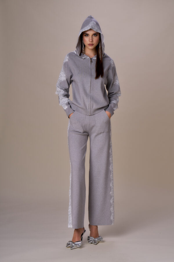 Gym trousers with lace knit