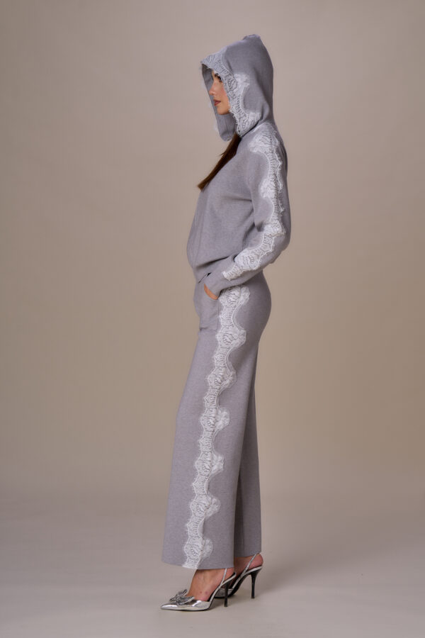 Gym trousers with lace knit - Image 3