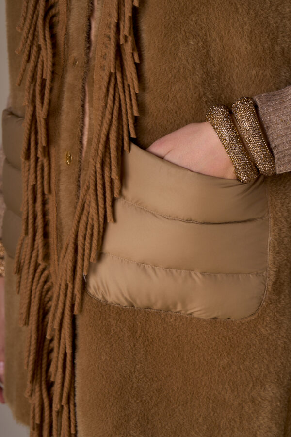 Knitted vest and fringe down jacket - Image 5