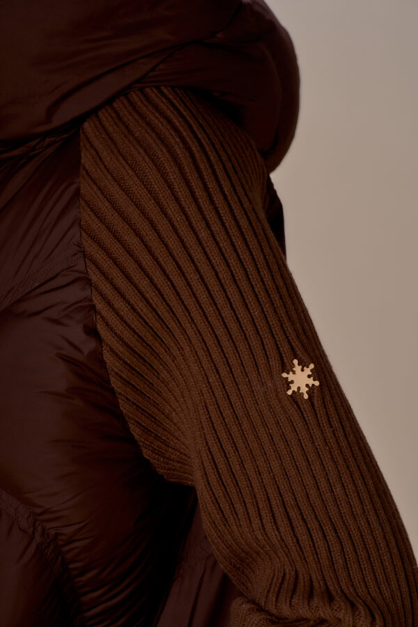 Down jacket with ribbed knit sleeves - Image 6