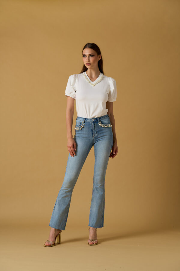 T-shirt scollo V con perle
