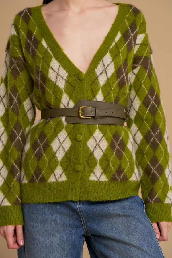 Asymmetrical belt