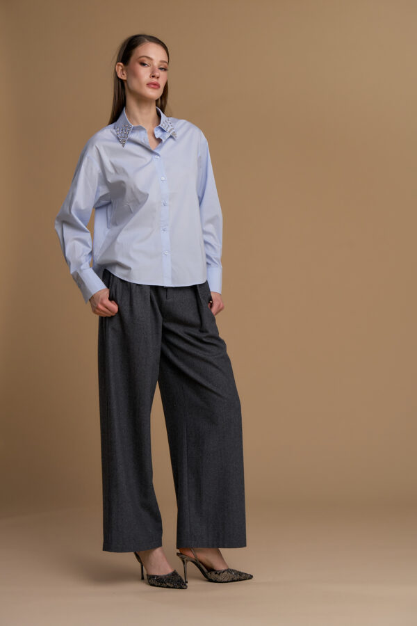 Shirt with rhinestone collar