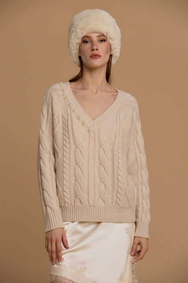 V-neck sweater with pearls