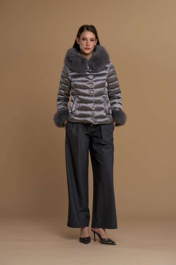 Iconic short single-breasted down jacket
